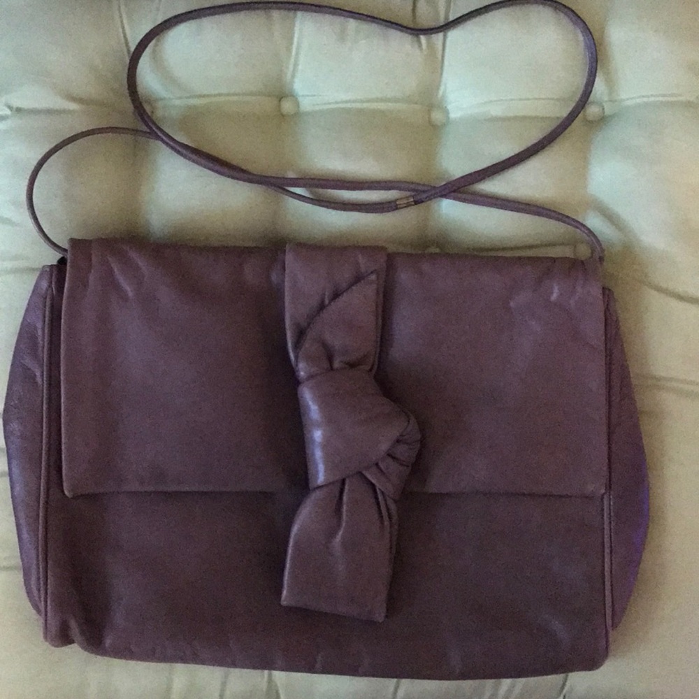 Vintage soft leather shoulder bag.